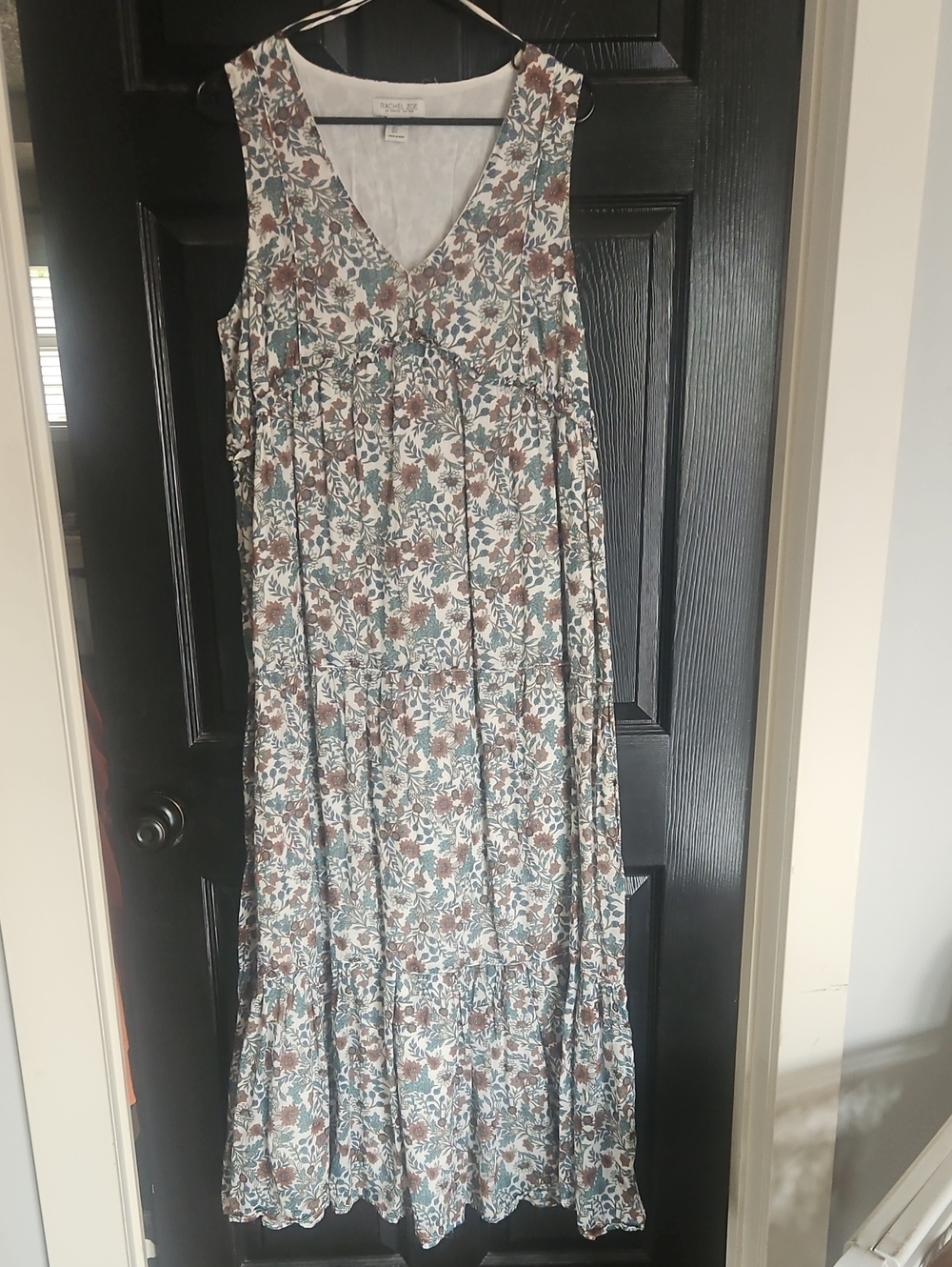Violet & Claire Sleeveless Floral Maxi Dress in Sage & Brown